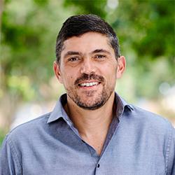 Fernando Gonzalez MBA ’04 headshot