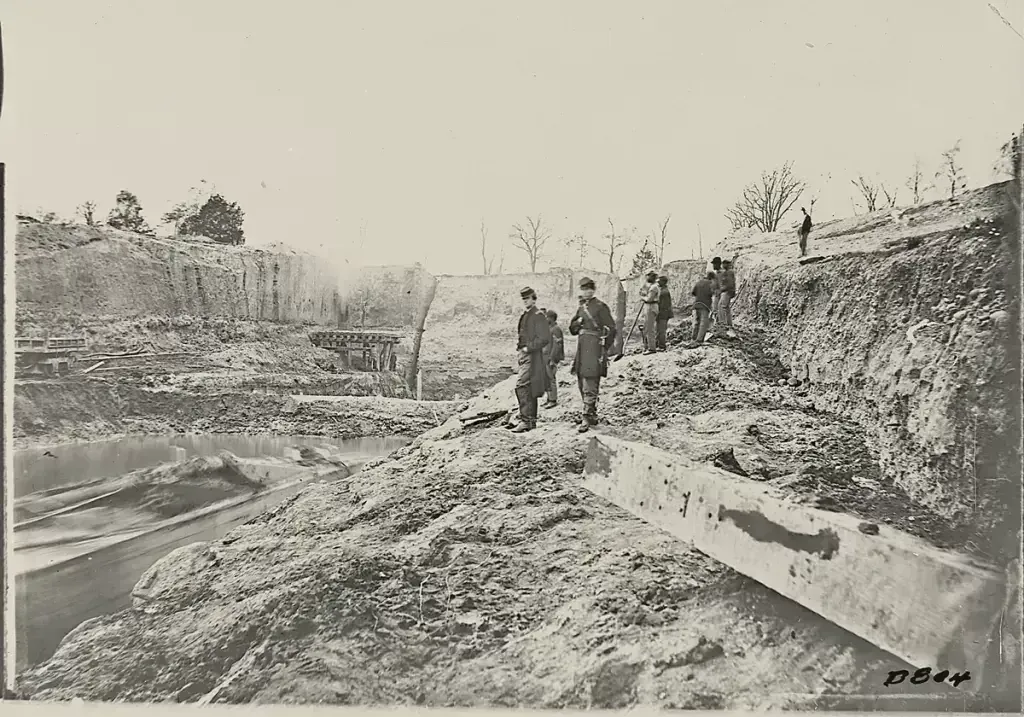 Union soldiers and black laborers at Dutch Gap circa 1863.