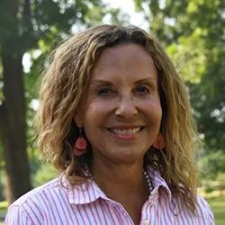 Jolene Ivey ’82 headshot