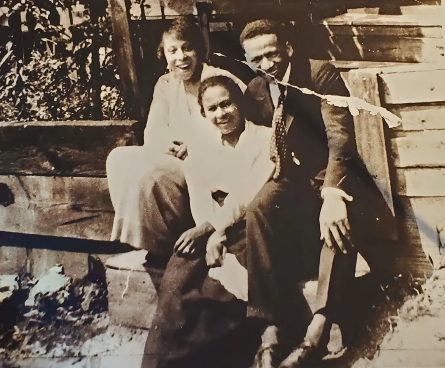 Rosalia Dawson with her husband Robert and a friend